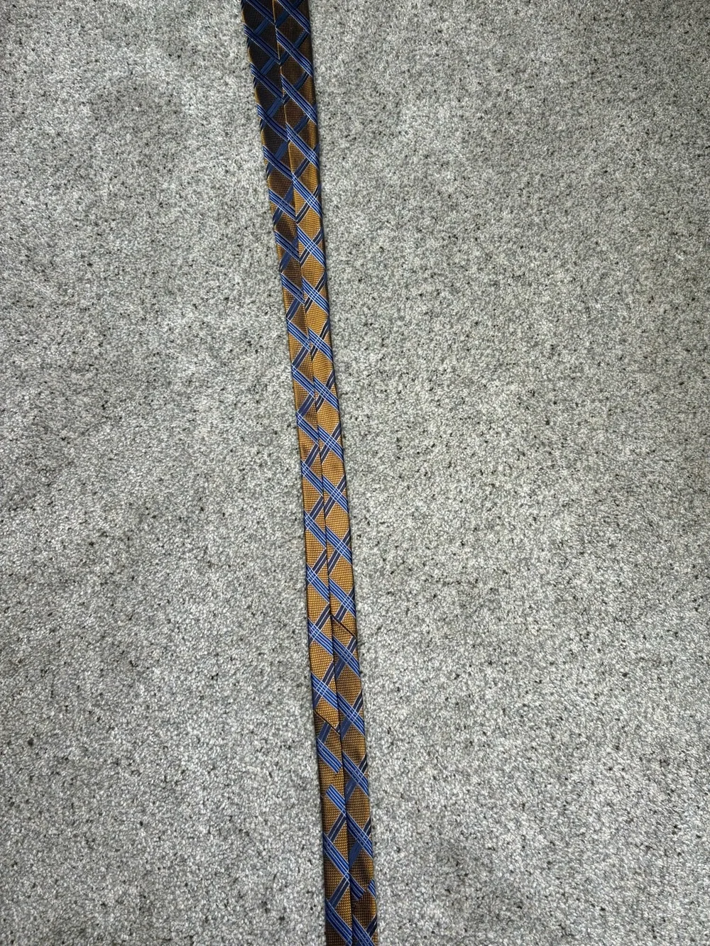 Jos. A. Bank Reserve Men's Silk Tie Gold and Blue Striped Made In China 60 X 3.5